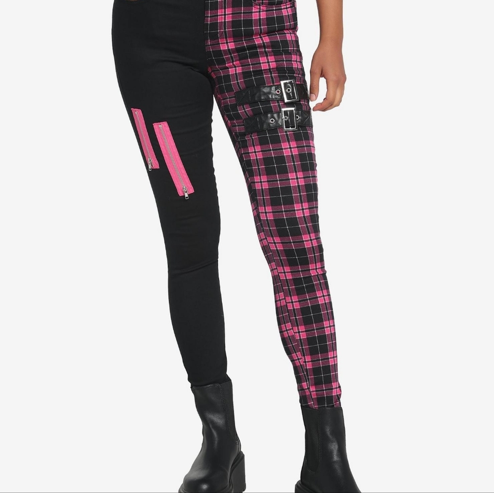 Hot Topic Pink and Black Skinny Jeans
